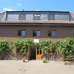 Kastanienhof 3*