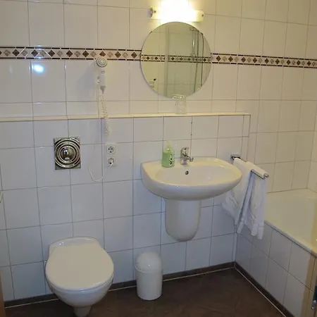 Kastanienhof 3*